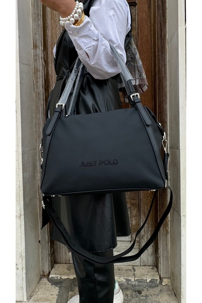 Just Polo حقيبة يد وكتف متوسطة الحجم من قماش بولو أسود للنساء