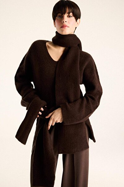 DeFacto Regular Fit Pullover mit V-Ausschnitt F4800AX25WN