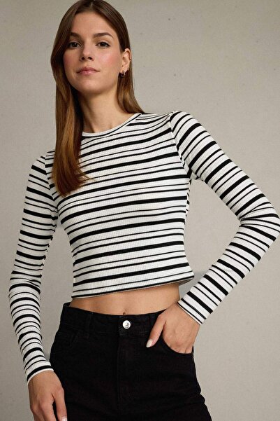 DeFacto Μακρυμάνικο μπλουζάκι με ριγέ λαιμόκοψη G0740AX25SM