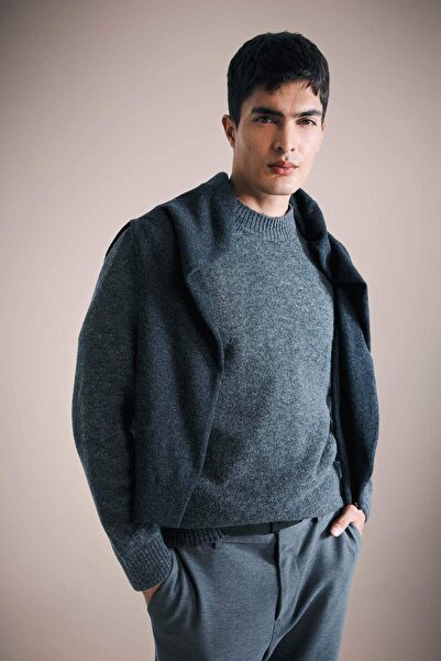 DeFacto Relax Fit Strickpullover mit Rundhalsausschnitt E8390AX24CW