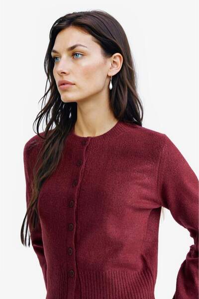 DeFacto Slim Fit Dar Kesim Bisiklet Yaka Düğmeli Triko Hırka E8236AX25WN