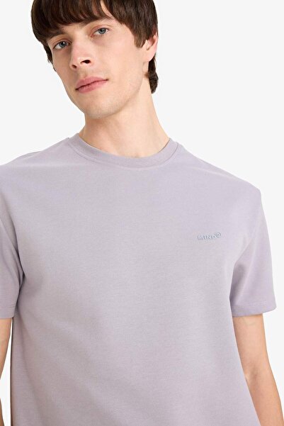 DeFacto T-Shirt mit normaler Passform, Rundhalsausschnitt, bügelfrei, atmungsaktiv, bedruckt, kurzärmelig, schwerer Stoff D551