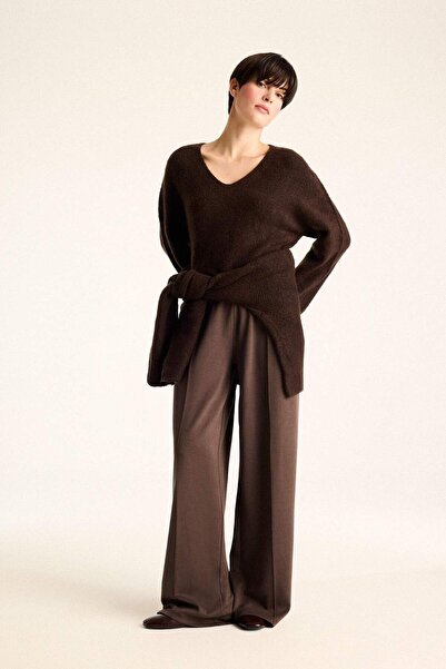 DeFacto Regular Fit Pullover mit V-Ausschnitt F4800AX25WN