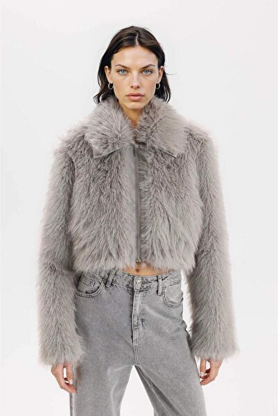 DeFacto Kurzer Kunstpelzmantel mit normaler Passform, Taschen und Reißverschluss D5956AX24WN