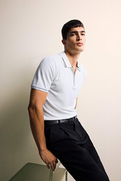 DeFacto Standard-Fit-Polo-Kragen-Strickwaren-T-Shirt mit Reißverschluss und kurzen Ärmeln D6199AX25AU