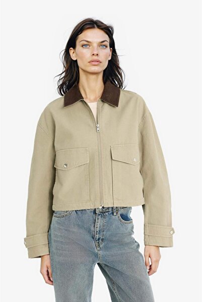 DeFacto Regular Fit Contrast Collar Zippered Pocket Crop Coat E8598Ax25Au