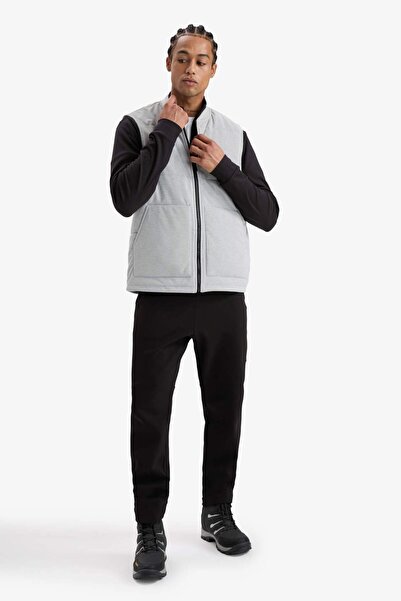 DeFacto Regular Fit Dik Yaka Fermuarlı Cepli Mevsimlik Yelek E8777AX25AU