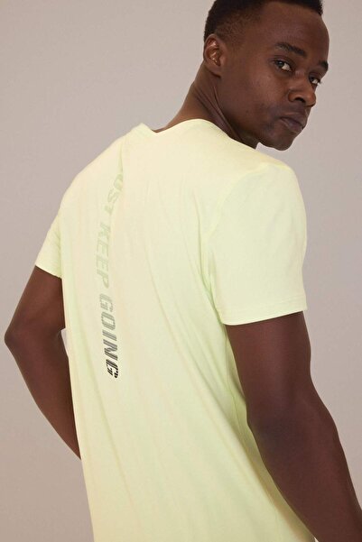 DeFacto DeFactoFit Flexibles Stoff Standard Fit Rundhals T-Shirt mit Rücken Druck Kurzarm D7304AX25SP