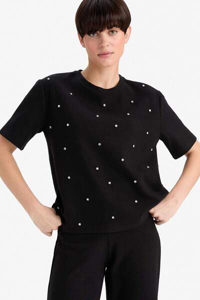 DeFacto Λεπτομερές μπλουζάκι με κοντό μανίκι με κανονική εφαρμογή με λαιμόκοψ...