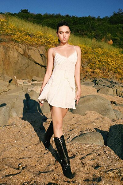 DeFacto Afra x A Kesim Normal Bel Pileli Pamuk Astarlı Dokulu Mini Etek E6716AX25SM