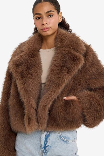 DeFacto Κοντή ψεύτικη γούνα με κουμπιά κανονικής εφαρμογής F2921AX25WN