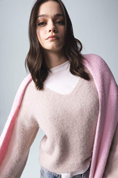 DeFacto Reguläre Passform, V-Ausschnitt, Basic, einfarbig, nahtloser Strickpullover E9170AX25SP