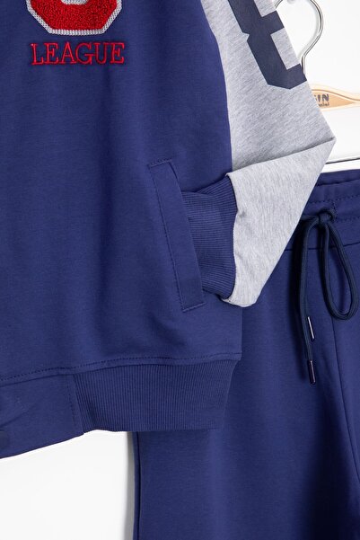 Cansın Mini Σετ αγορίστικη φόρμα με μπλε κεντημένο κολεγιακό μπουφάν 21224