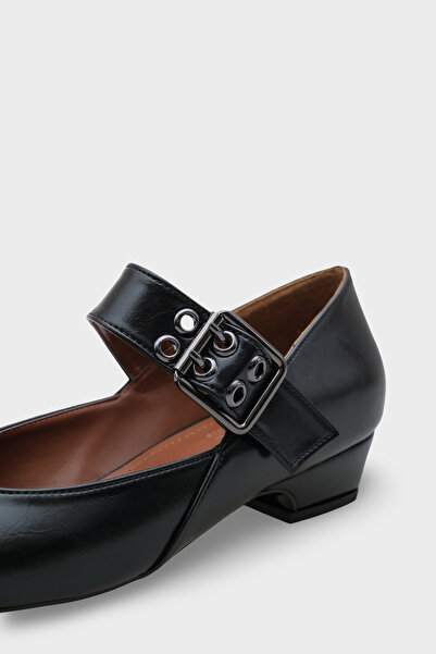 Capone Outfitters Darell Short Heeled Blunt Toe Strappy Mary Jane Women's Shoes