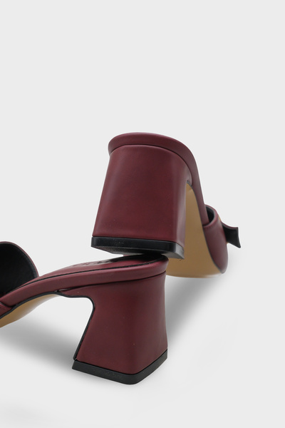 Capone Outfitters Susanne Women's Mid-Heeled Metal Buckle Slippers