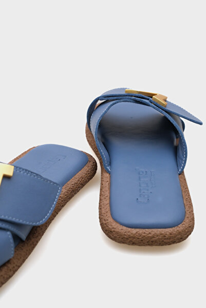 Capone Outfitters Γυναικείες παντόφλες Comfort με ίσιο τακούνι Kata από γνήσιο δέρμα με λουράκι V