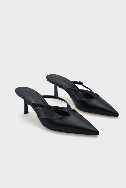 Capone Outfitters Lucie Medium Heeled Pointed Toe Buckle Women's Closed Toe Slippers