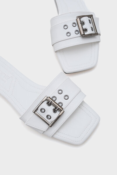 Capone Outfitters Papuci de damă Katha cu cataramă metalică cu toc plat