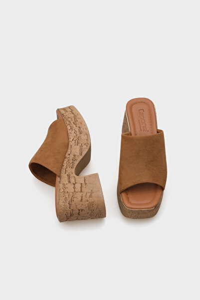 Capone Outfitters Dámské pantofle Maria Platform Single Strap Suede