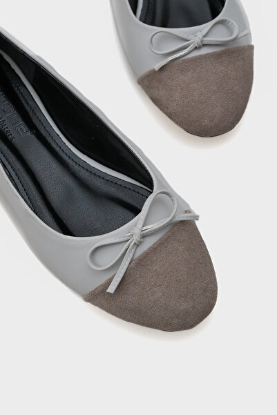 Capone Outfitters Becky Women's Suede Toe Babet