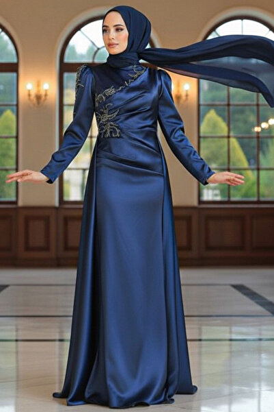 Neva Style فستان سهرة طويل من الساتان باللون الأزرق الداكن 22881L