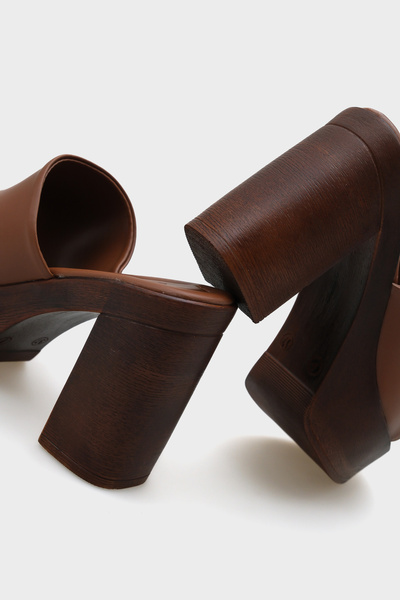 Capone Outfitters Maris Platform Single Strap Women's Slippers