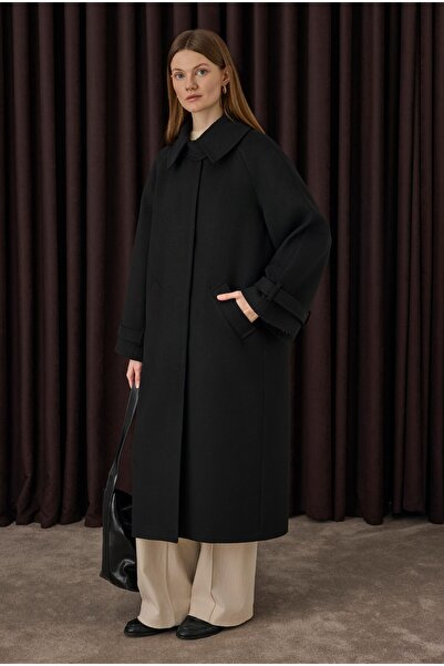 HEQA Παλτό με λεπτομέρεια γιακά σε μαύρο χρώμα