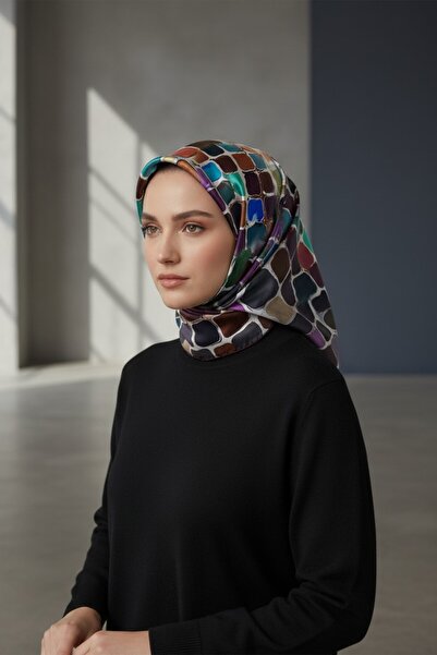 Onur وشاح - منتج مخصص وشاح حريري بنمط جديد بمظهر رقمي 90 × 90 سم (شوكولاتة)