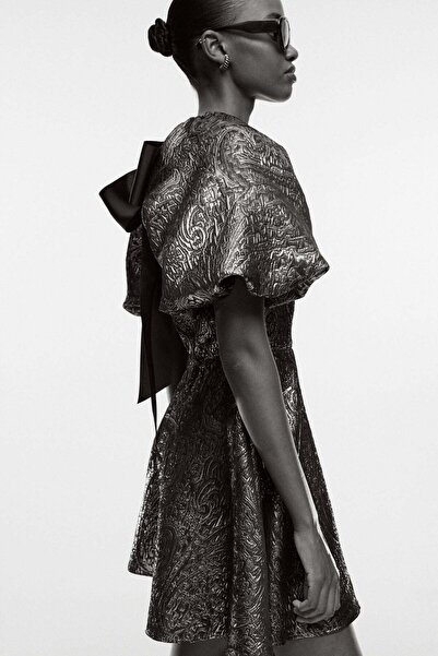 H&M Balloon-sleeved dress