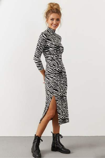 Sienza فستان ميدي بياقة صياد السمك مع شق ونقشة الحمار الوحشي