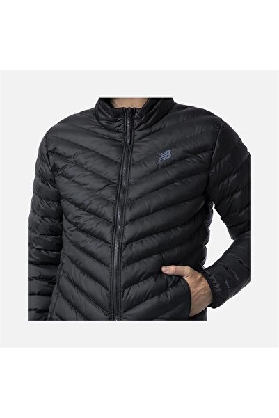 New Balance Pánský kabát Lifestyle MNJ3232-BK