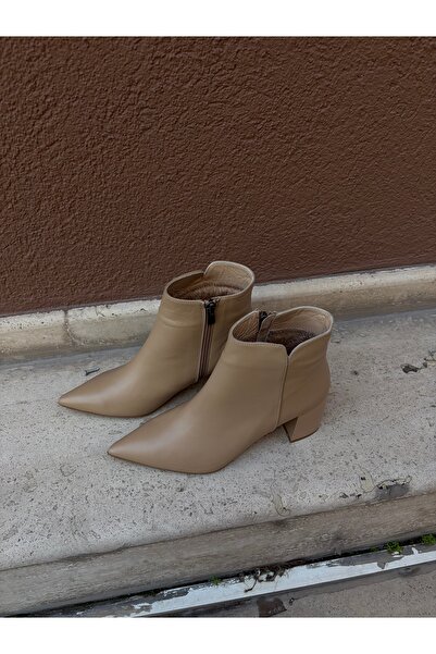 Dilşen Akgün Hakiki Deri Sivri Burunlu Kadın Topuklu Bot