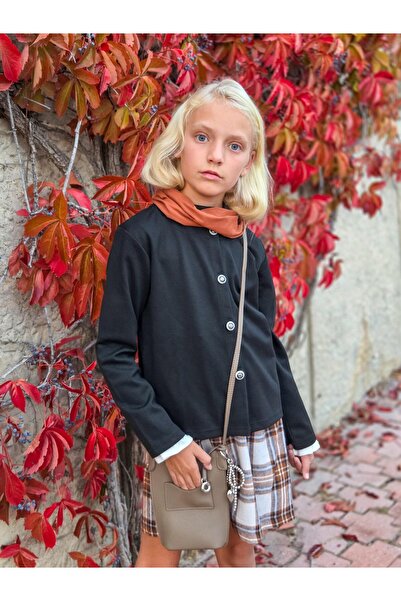 Hilal Akıncı Kids Devojčina crna jakna, bela bluza, Karirano suknje, ovratnik...