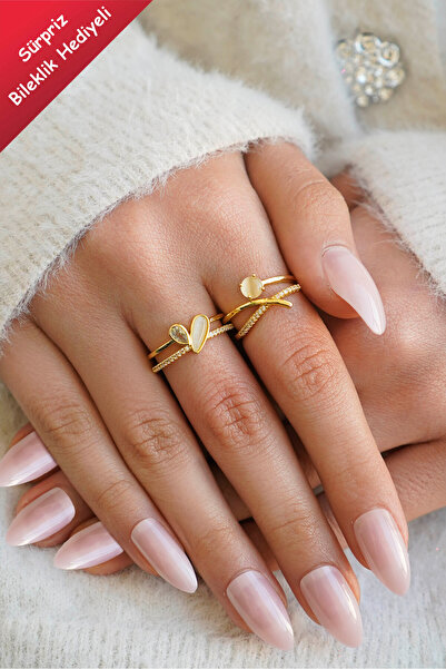 The Collection Set of 2 Modern Heart and Solitaire Detailed Form Vip Gold Rings