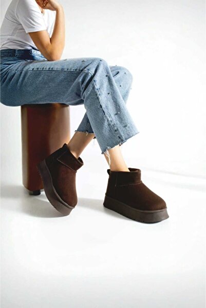 butiksosyete38 Γυναικείο μποτάκι μαύρισμα με χοντρή σόλα με γούνα στο εσωτερικό με απλό σχέδιο