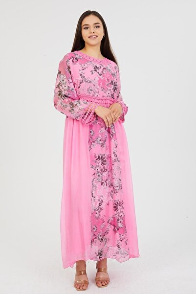 della moor Μακρύ μεταξωτό φόρεμα με ροζ ιταλική δαντέλα με λεπτομέρεια με λουλουδάτο σχέδιο