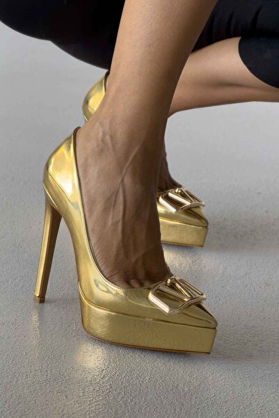 AYAKKABI PRENSİ Gunhild Buckle Detailed Gold