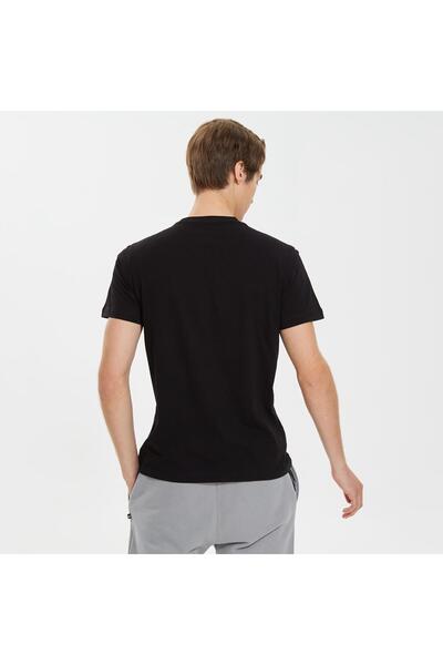 Nautica Men's Black Standard Fit T-Shirt