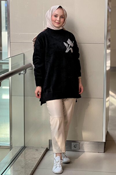 Nuss Zero Neckline Tulip Stone Embroidered Angora Tunic