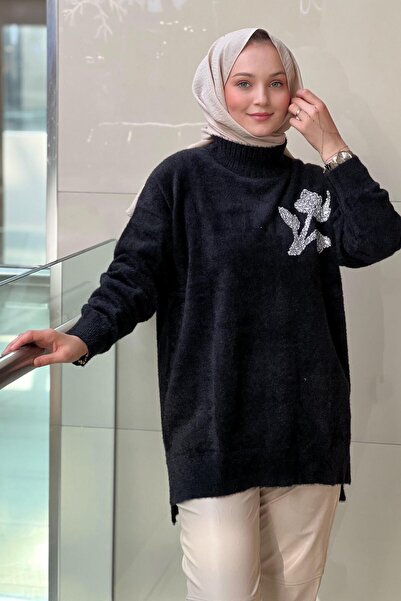 Nuss Zero Neckline Tulip Stone Embroidered Angora Tunic