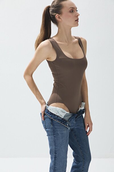 TUBİA Body pentru femei, culoare nurcă, cu decolteu pătrat nasturi