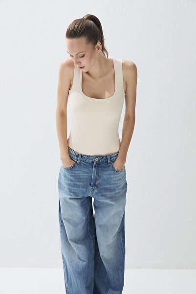 TUBİA Body de damă, culoare bej, cu decolteu pătrat nasturi