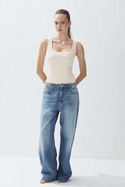 TUBİA Body de damă, culoare bej, cu decolteu pătrat nasturi