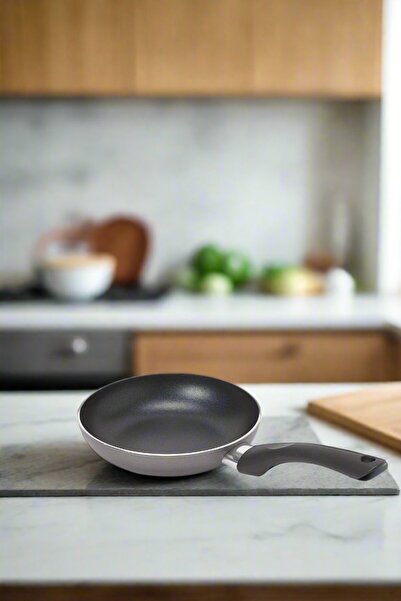 REDTAG Black Aluminum Non Stick Fry Pan (18cm)