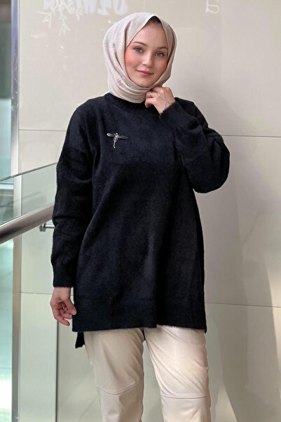 Nuss Angora Tunic with a Crew Neck, Short in the Front and Long in the Back