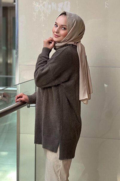 Nuss Angora Tunic with a Crew Neck, Short in the Front and Long in the Back