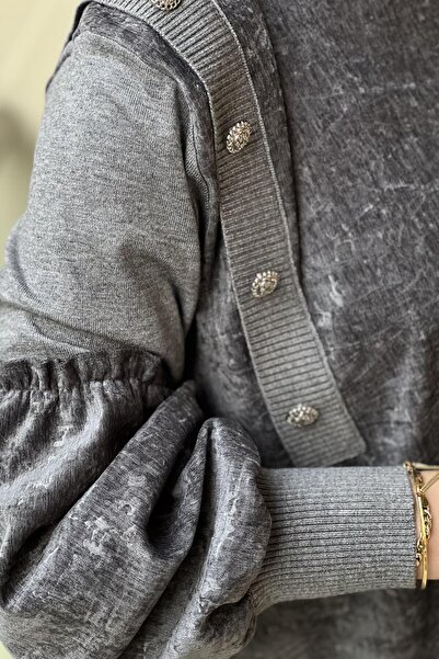 Ghisa Velvet Tunic with Buttoned Shoulders and Knitwear Combination