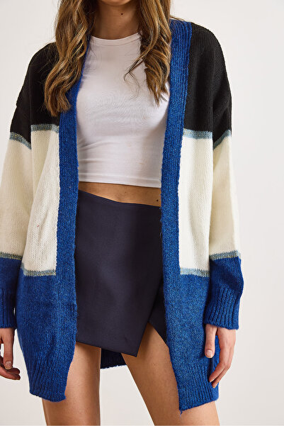 Olalook Women's Blue White Color Block Glitter Detailed Oversized Knitwear Cardigan Hrk-19000443