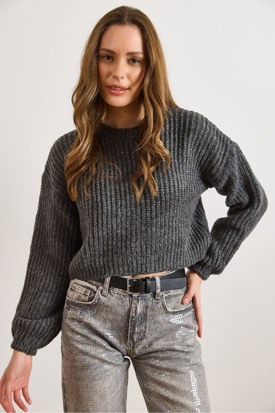 Olalook Women's Smoked Crew Neck Crop Soft Textured Knit Sweater Kzk-19001084