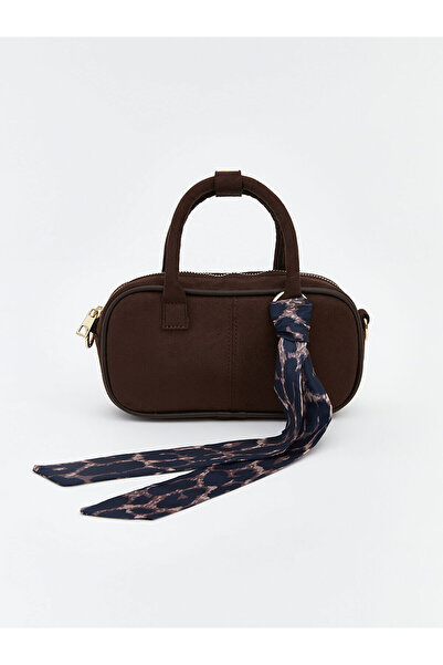 LC Waikiki حقيبة كتف نسائية من Özmarka للموسم الجديد بتفاصيل وشاح ومظهر جلد ا...